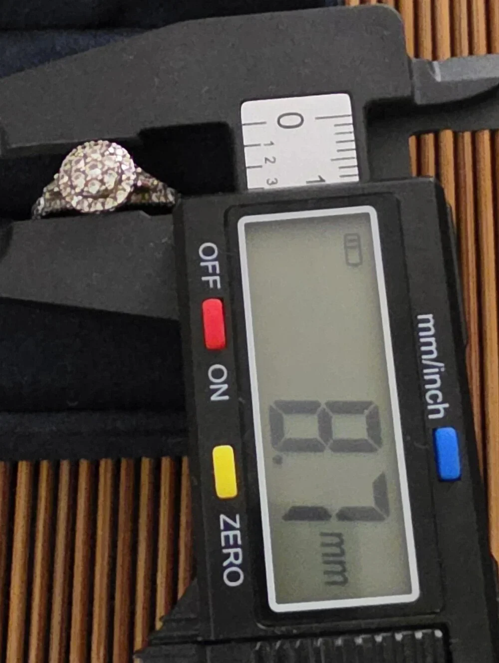 10k Diamond White Gold Ring